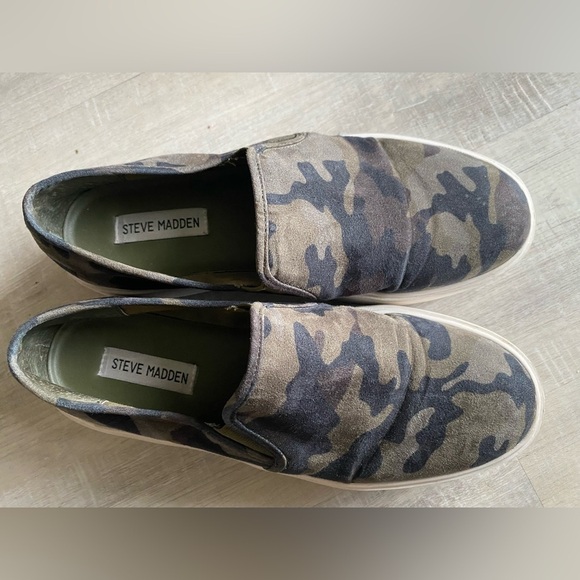 Steve Madden suede camp slip-on sneakers | size 8.5 - Picture 2 of 5